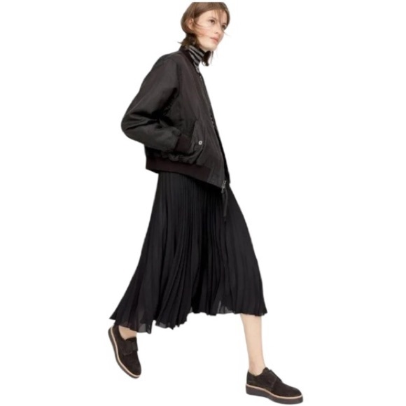 VINCE Classic Sleek Linen Blend Cropped Black Bomber Jacket Womens Size S - Picture 2 of 12